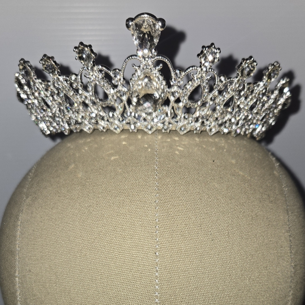 Elegant Rhinestone Silver tone  Tiara Crown Headband